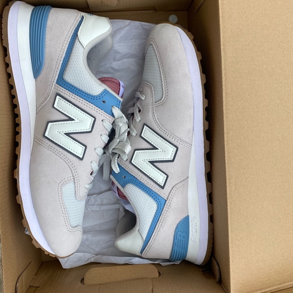 New Balance 574 v 2 Essentials Grey Pink Suede - Picture 2 of 10